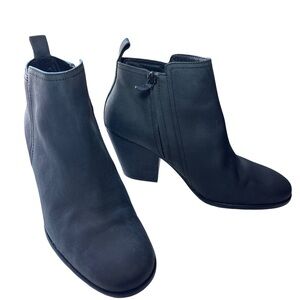 Cole Haan Black Leather Ankle Booties Size 9